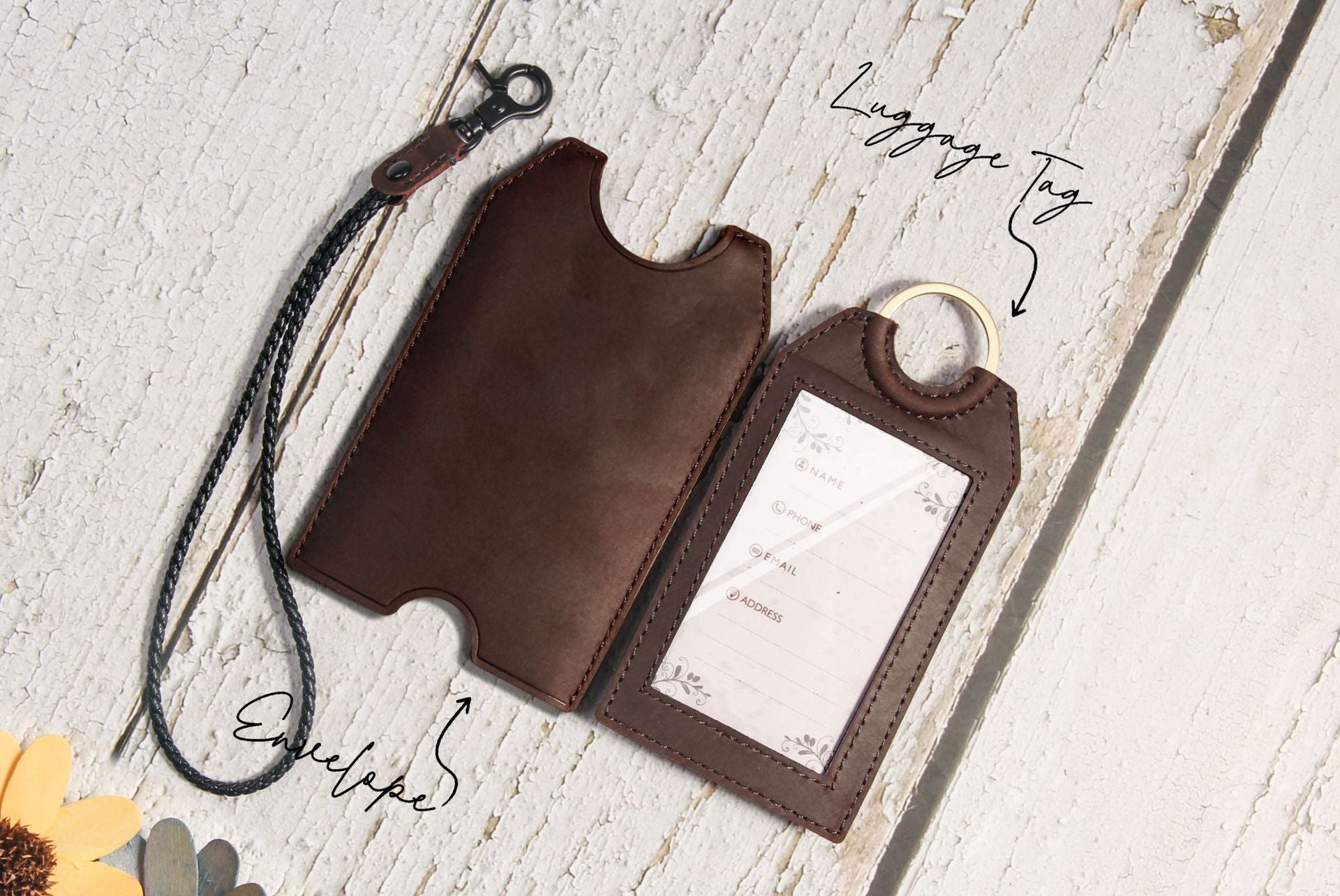 Genuine Leather Luggage Tag – Vintage Travel ID with Privacy Flap & AirTag Slot